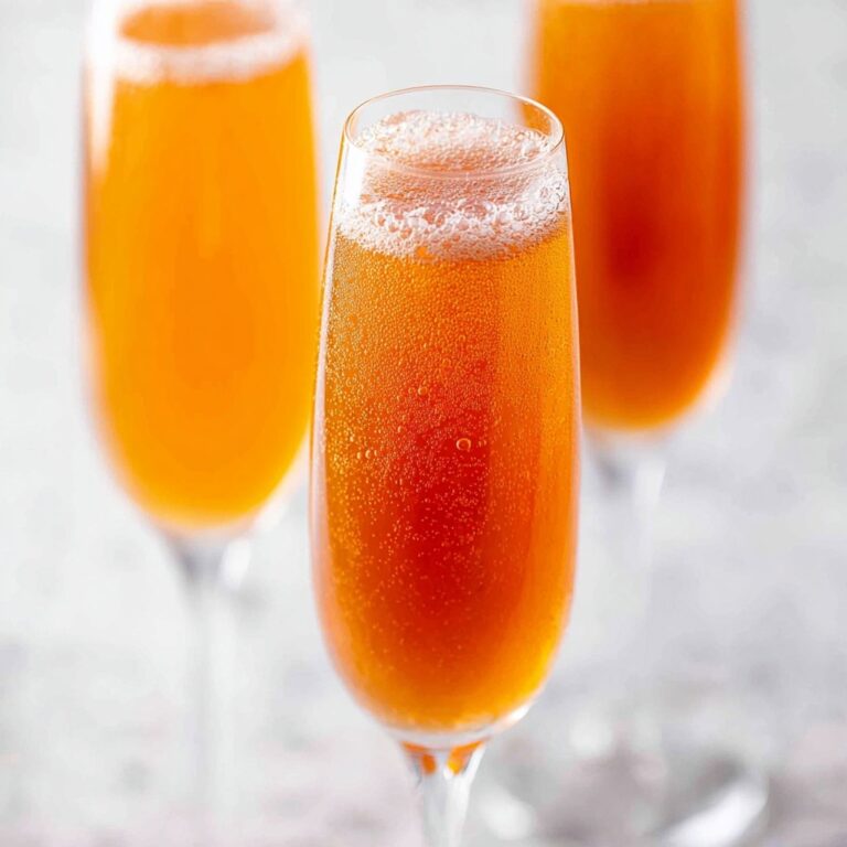 Kir Royale (French Champagne Cocktail) Recipe